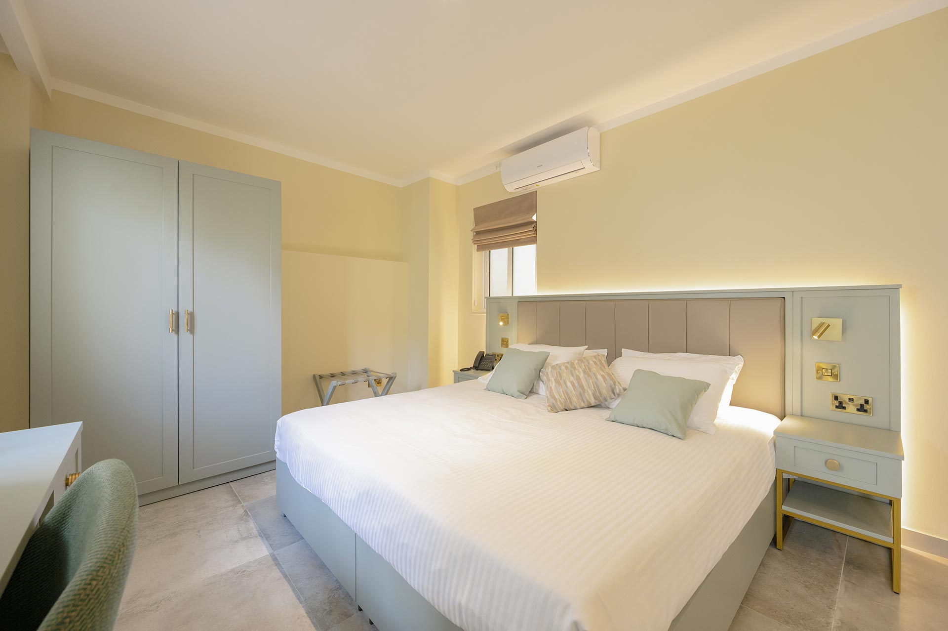 Deluxe King Room with Balcony